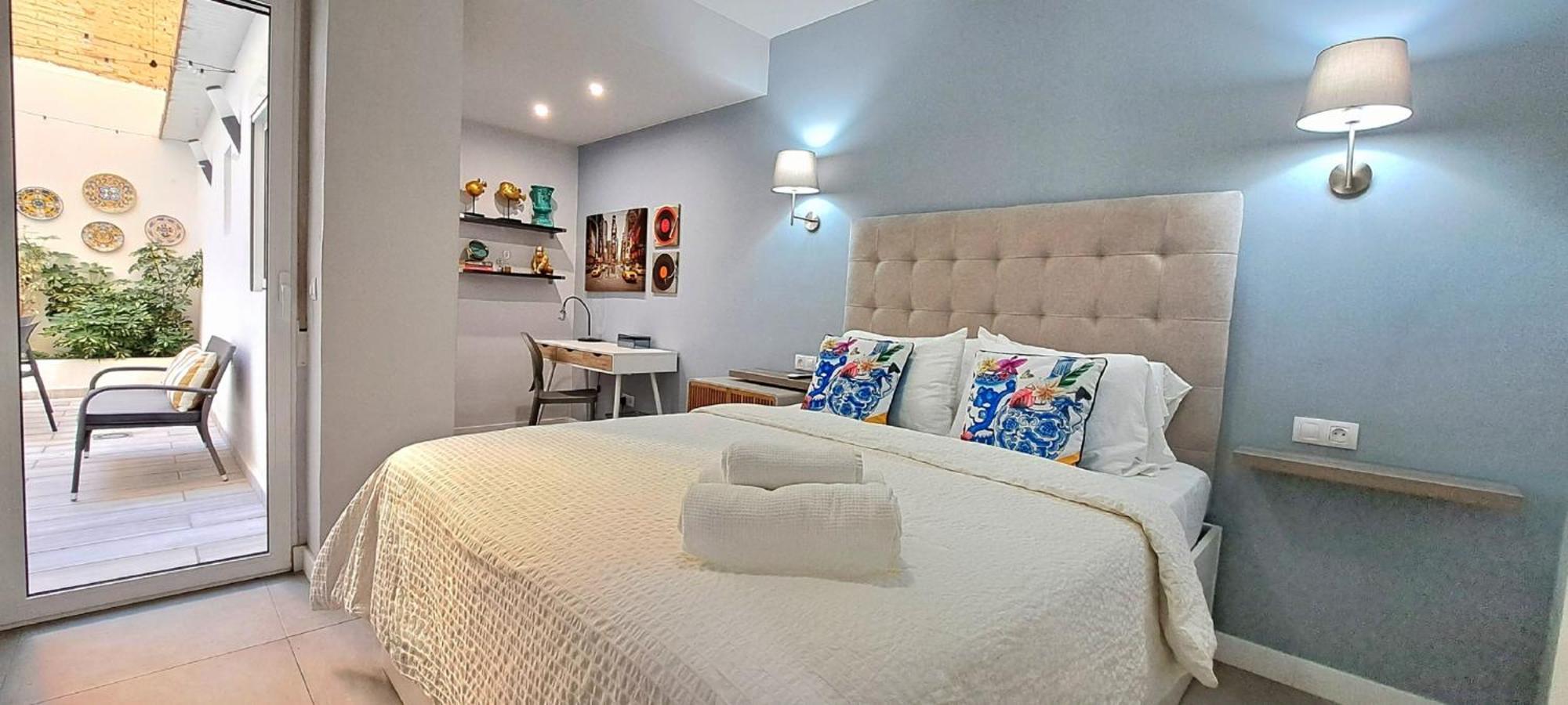 Ferienwohnung New! Renovated, Centrally Located, Private Entrance, Terrace Valencia Exterior foto